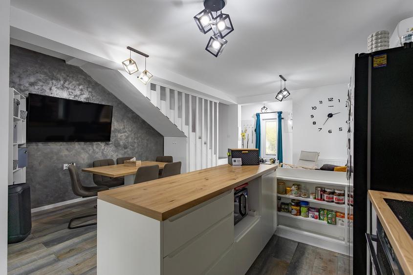 Duplex cu 3 camere cu Canalizare în Dumbrăvița