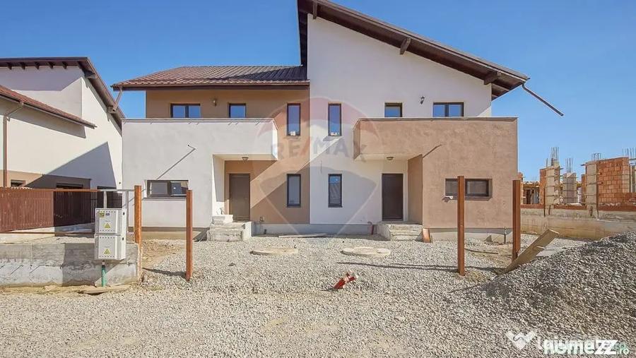 Casă cu 4 camere cu Teren 220 Mp în Baciu