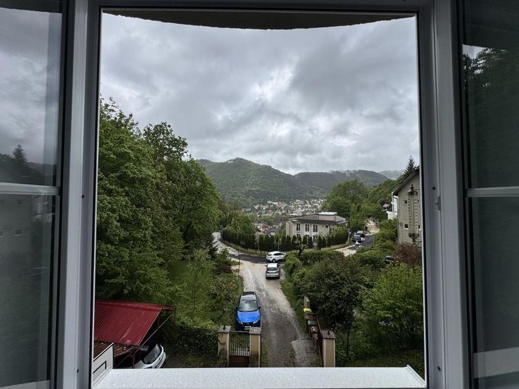 Apartament cu 2 camere decomandat, mobilat în Centrul Istoric
