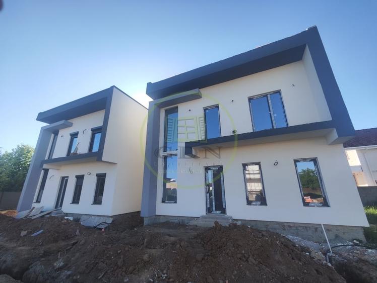 Casă individuală cu 4 camere cu Canalizare în Malu Mare