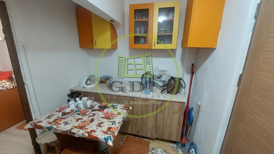 Garsonieră semidecomandată, mobilată în Sărari