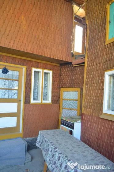 Casă cu 4 camere cu Teren 430 Mp în Podul Lung