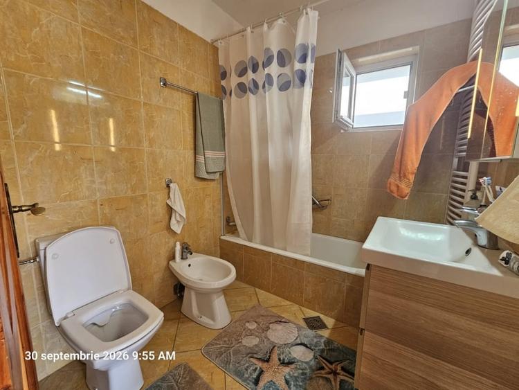 Casă individuală cu 6 camere cu Canalizare în Lumina