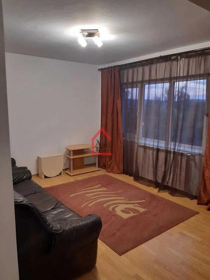 Apartament cu 2 camere semidecomandat în Filiași