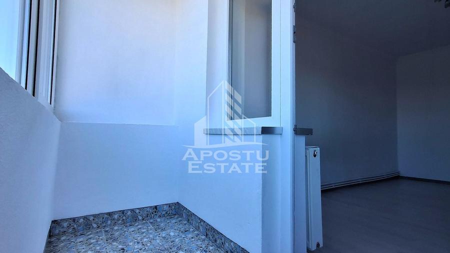 Apartament cu 3 camere decomandat în Confecții
