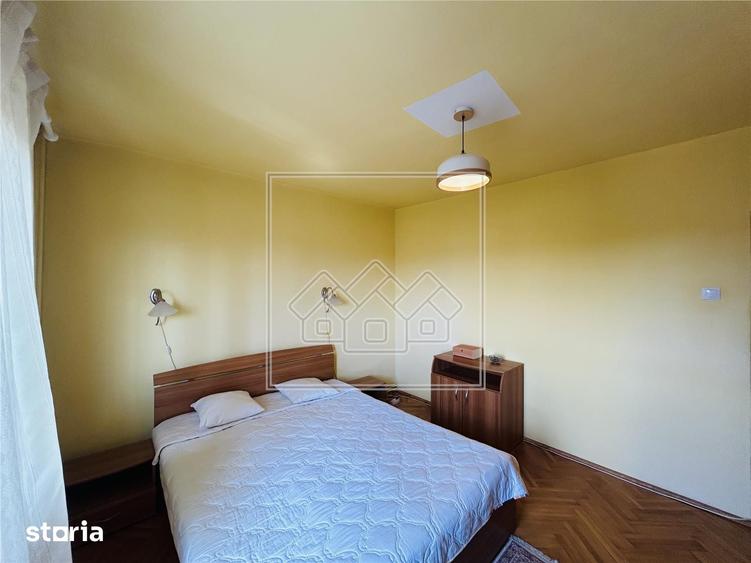 Apartament cu 3 camere decomandat în Terezian