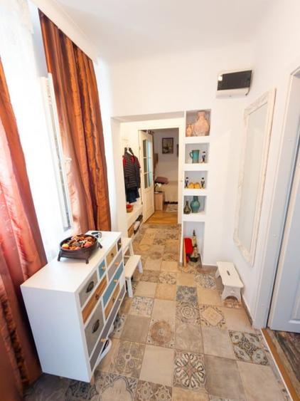 Casă individuală cu 5 camere cu Canalizare în Central