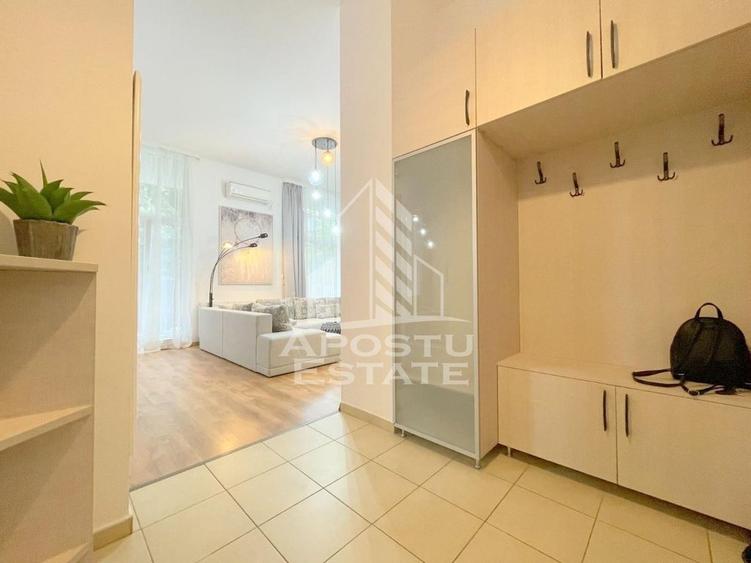 Apartament cu 2 camere semidecomandat, mobilat în Soarelui