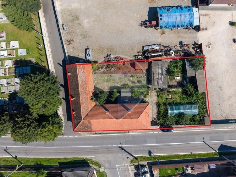 Casa cu potențial rar în Săcele: 2 corpuri și teren de 1.048 mp - 33