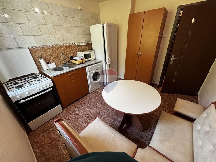 Apartament cu 2 camere semidecomandat, mobilat în Drumul Taberei