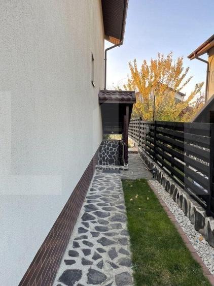 Casă individuală cu 5 camere cu Teren 500 Mp în Exterior Est
