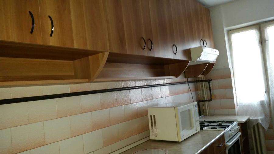 Apartament cu 3 camere decomandat în Republicii