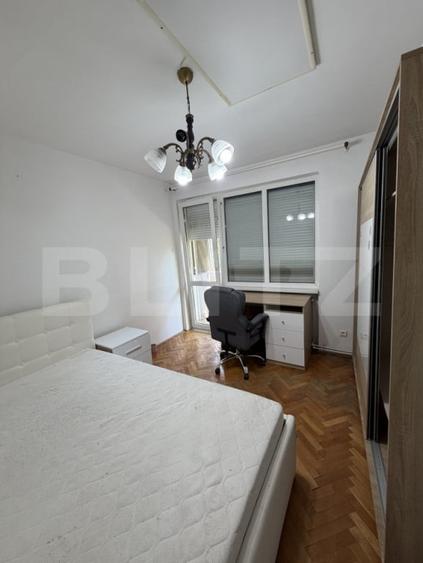 Apartament cu 3 camere semidecomandat în Central