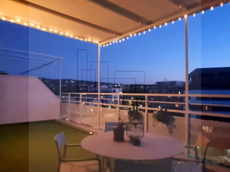 Penthouse cu 5 camere decomandat, mobilat în Bună Ziua