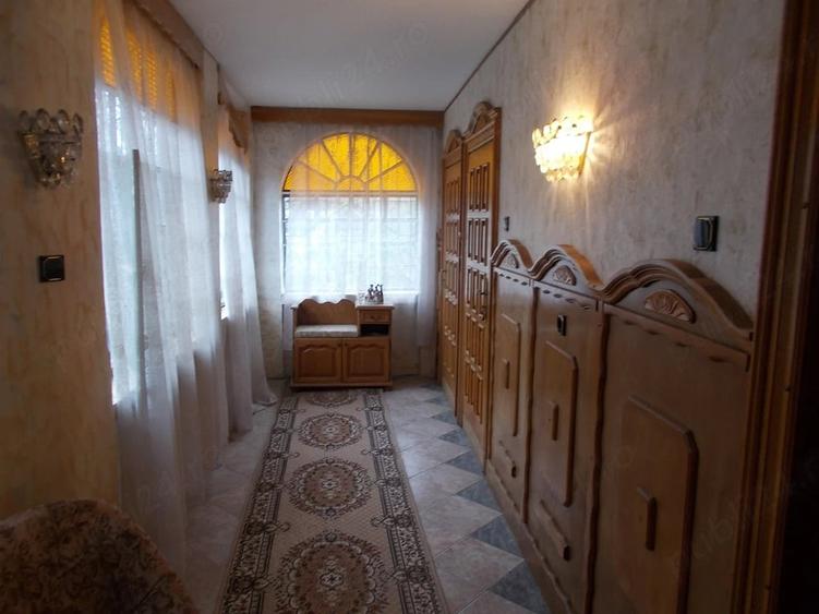 Casă cu 3 camere cu Teren 1689 Mp în Pădureni