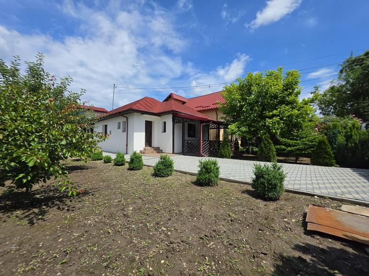 Casă renovată cu 6 camere, teren 557 mp – Berceni, Prahova - 7