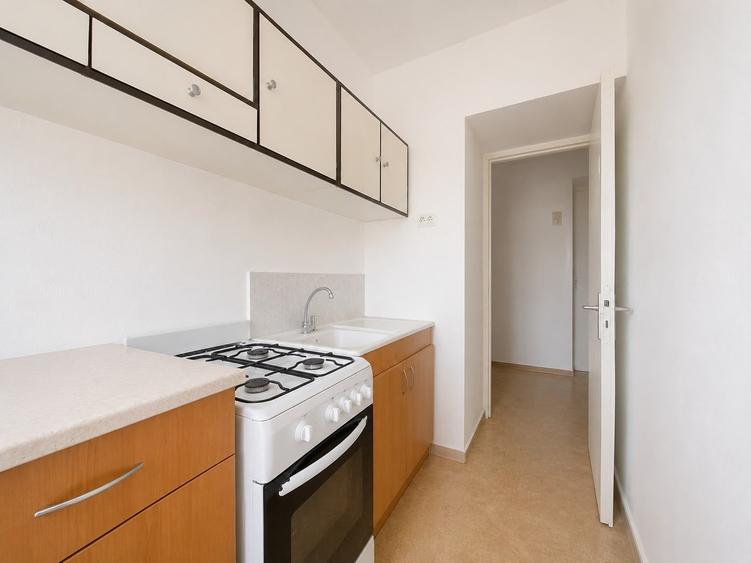 Apartament cu 2 camere semidecomandat, mobilat în Km 4-5