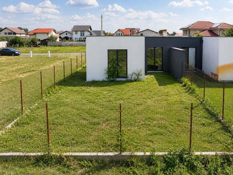 Duplex cu 3 camere cu Teren 320 Mp în Moșnița Veche