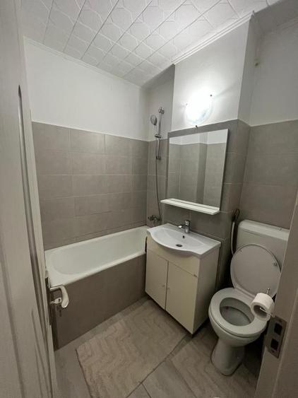 Garsonieră decomandată în Gorjului