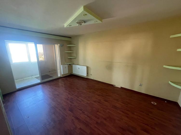 Apartament cu 3 camere decomandat în Colentina
