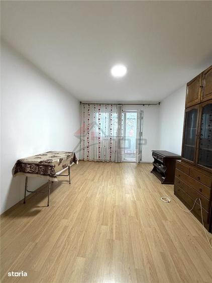 Apartament cu 2 camere semidecomandat în Nicolina