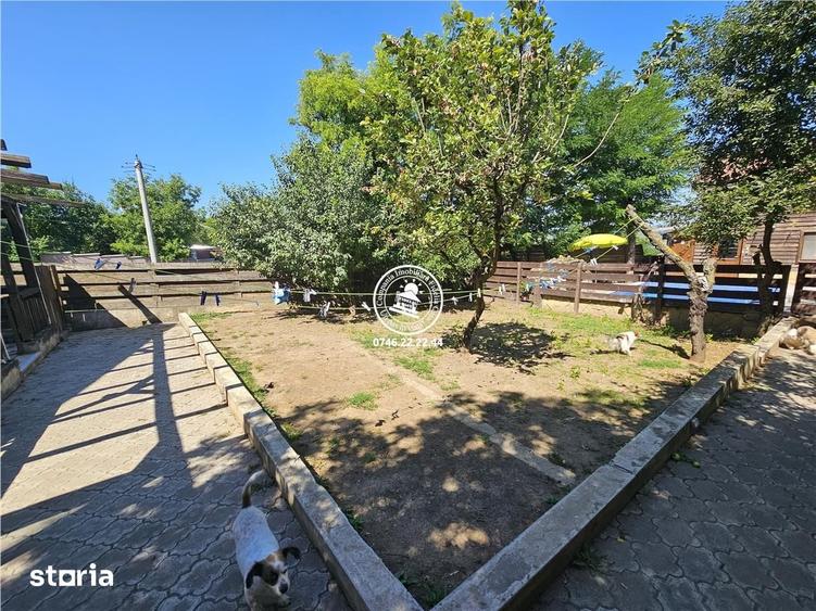 Casă cu 5 camere cu Teren 696 Mp în Aroneanu