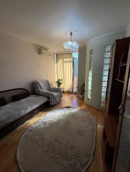 Apartament cu 3 camere semidecomandat în Șagului