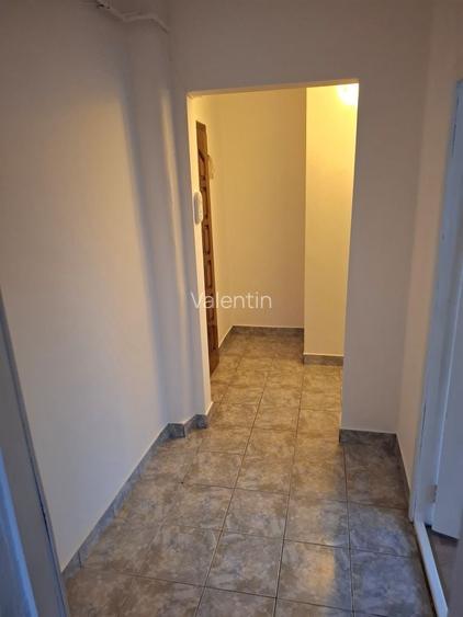 Garsoniera la etajul 1 | Zona linistita, Str. Lanariei, Pitesti