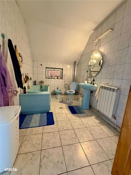 Casă cu 4 camere cu Teren 1481 Mp în Central