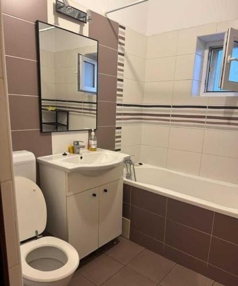 Apartament cu 3 camere decomandat, mobilat în Tineretului