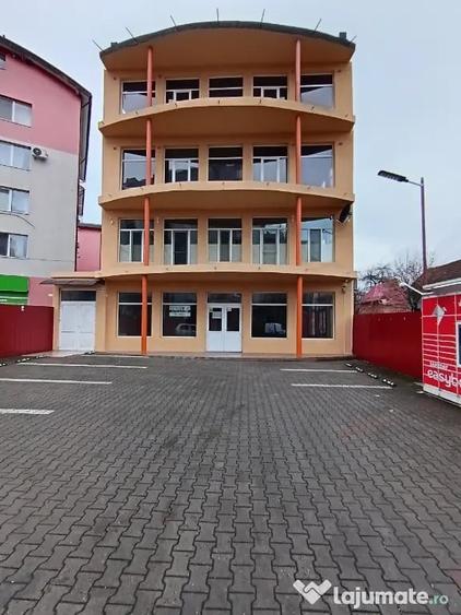 Spațiu comercial, de 300 mp, în 7 Noiembrie