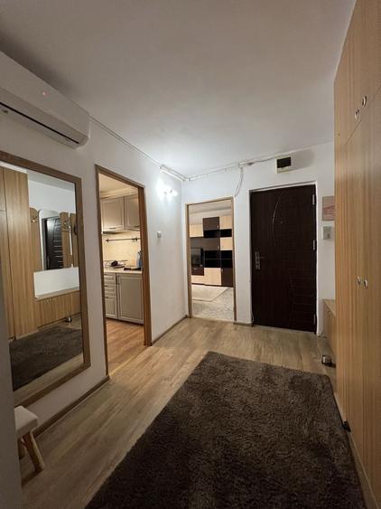Apartament cu 2 camere decomandat în Girocului