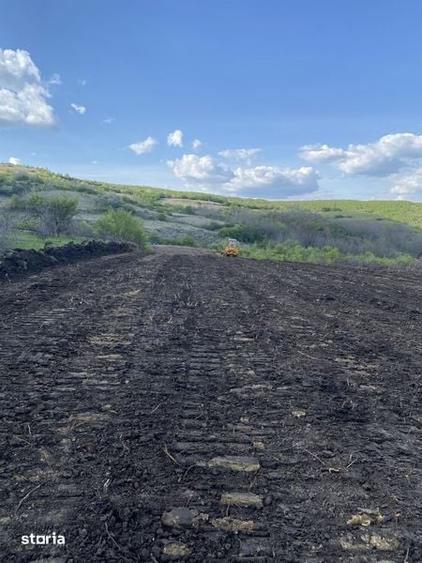 Teren de 2800 mp, în Valea Lungă
