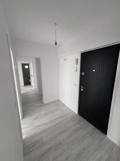 Apartament cu 3 camere decomandat în Banu Manta