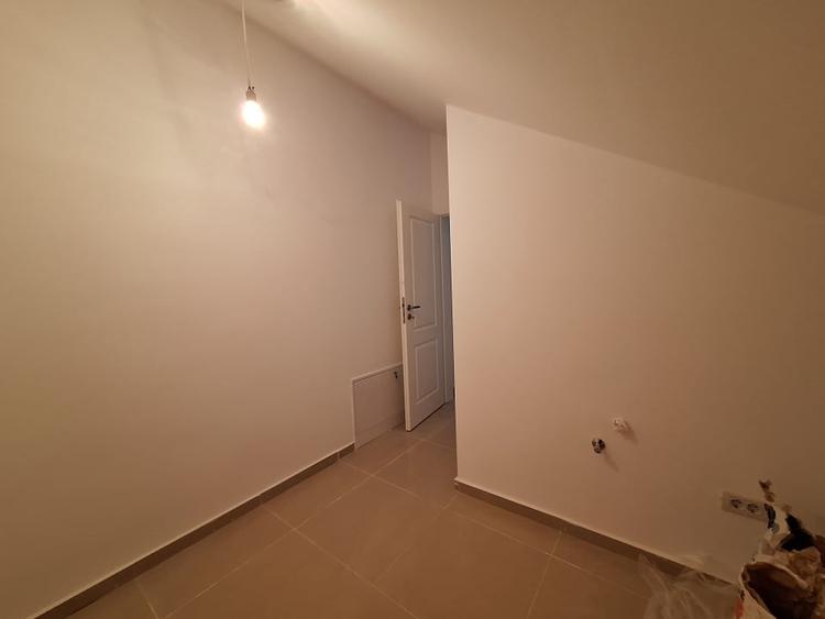 Apartament cu 3 camere decomandat în Chișoda
