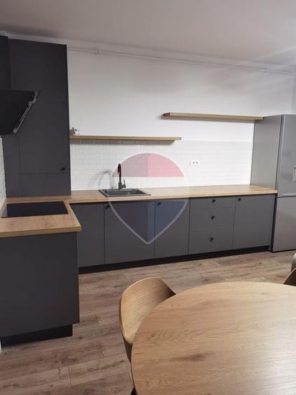 Apartament cu 2 camere decomandat, mobilat în Est