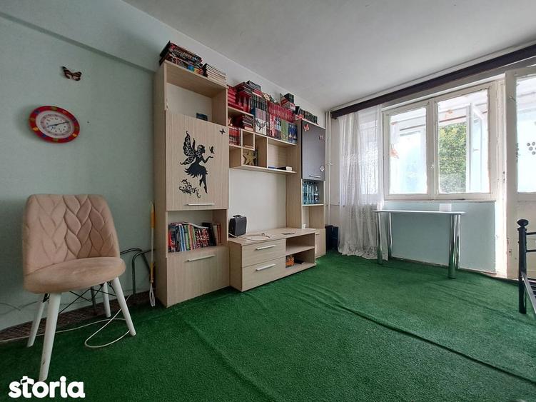 Apartament cu 2 camere decomandat în Tei