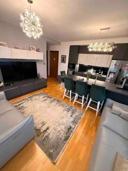 Apartament cu 4 camere decomandat, mobilat în Exterior Vest