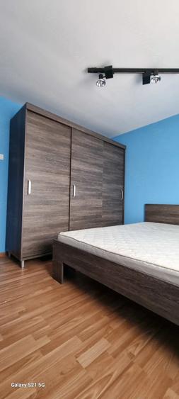 Apartament cu 3 camere decomandat, mobilat în Central
