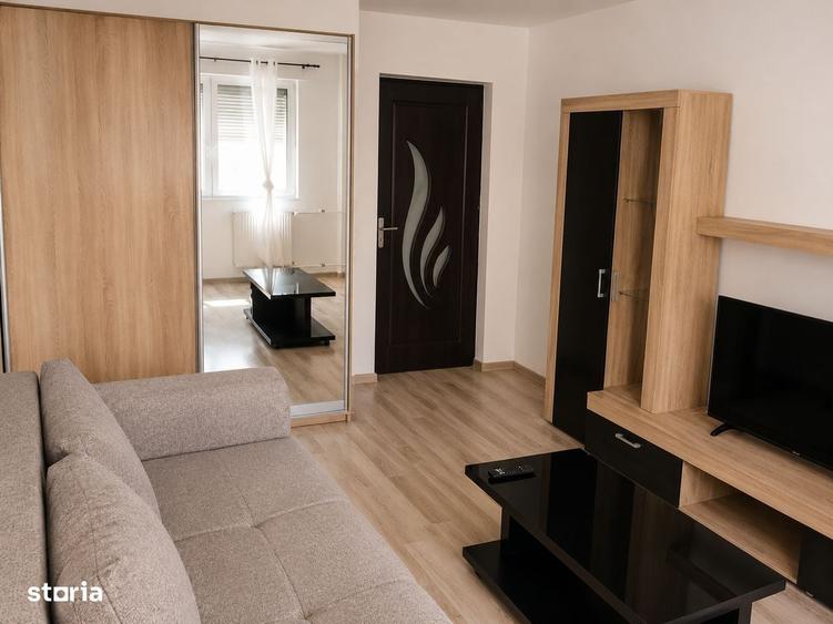 Apartament cu 2 camere semidecomandat în Victoriei