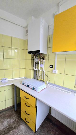 Apartament cu 5 camere decomandat în P-ța Unirii