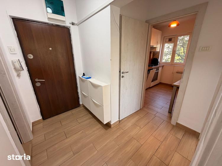 Apartament cu 2 camere decomandat în Titan