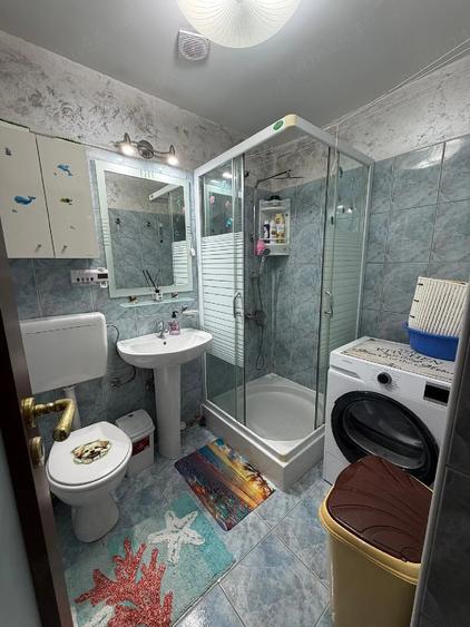 Apartament cu 3 camere semidecomandat în Central