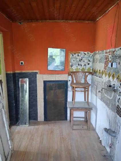 Casă cu 2 camere cu Teren 1200 Mp în Central