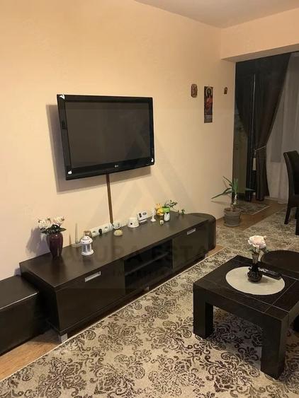 Apartament cu 2 camere semidecomandat, mobilat în Șelimbăr