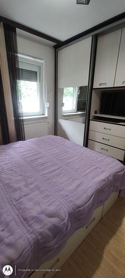 Apartament cu 3 camere semidecomandat, mobilat în Tomis Nord