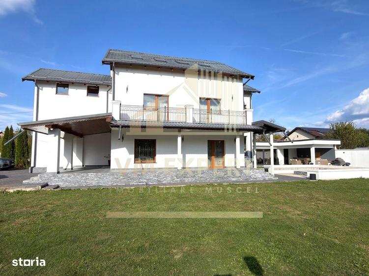 Casă cu 4 camere cu Teren 1600 Mp în Central