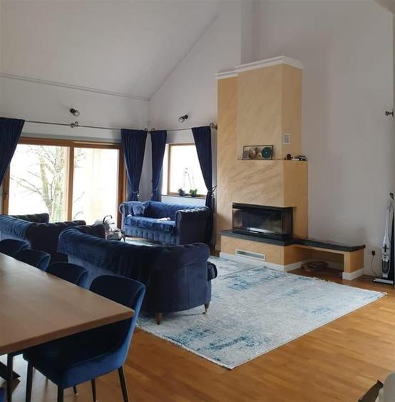 Casă individuală cu 6 camere cu Teren 3000 Mp în Văleni-Stânișoara