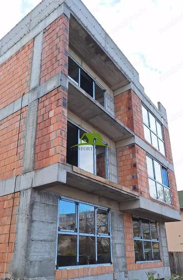 Apartament cu 3 camere decomandat în Traian