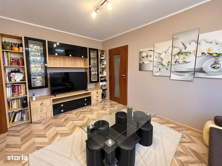 Apartament cu 3 camere semidecomandat în Florilor